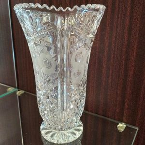 Hand Cut Crystal Flower Vase Serrated Edge